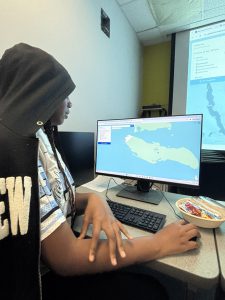 PTL student exploring online mapping tools.